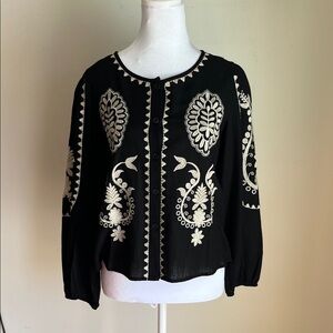 Solitaire Black Top with Cream Embroidered Detail